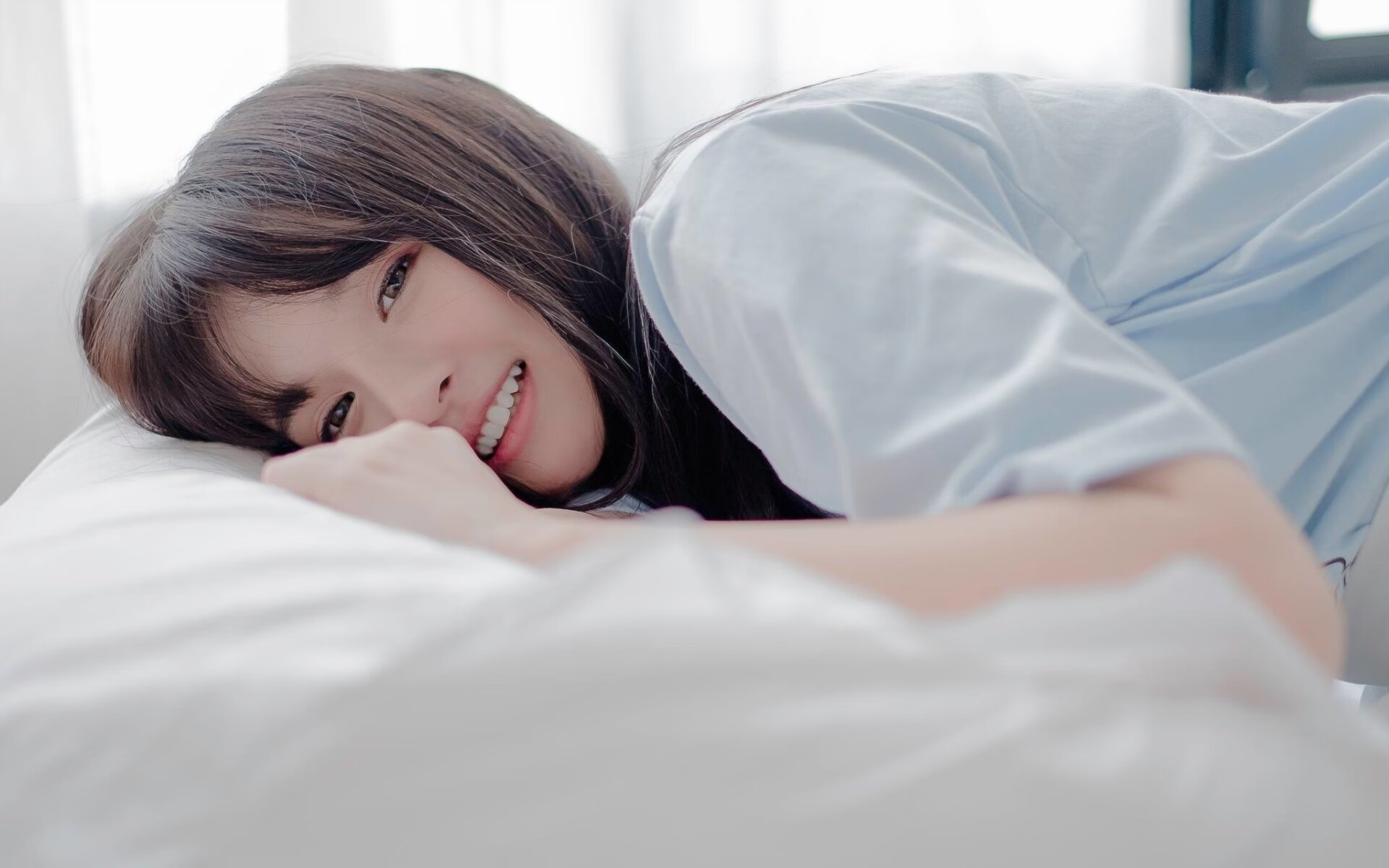 绿茵场与硬木地板的交响，当雷恩的节奏击溃喀麦隆的野性